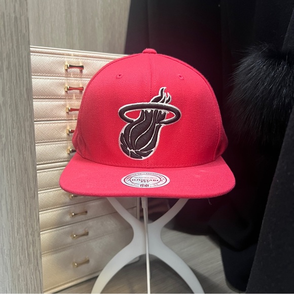 Pink hat - Picture 2 of 5